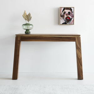 Mila Grand Console